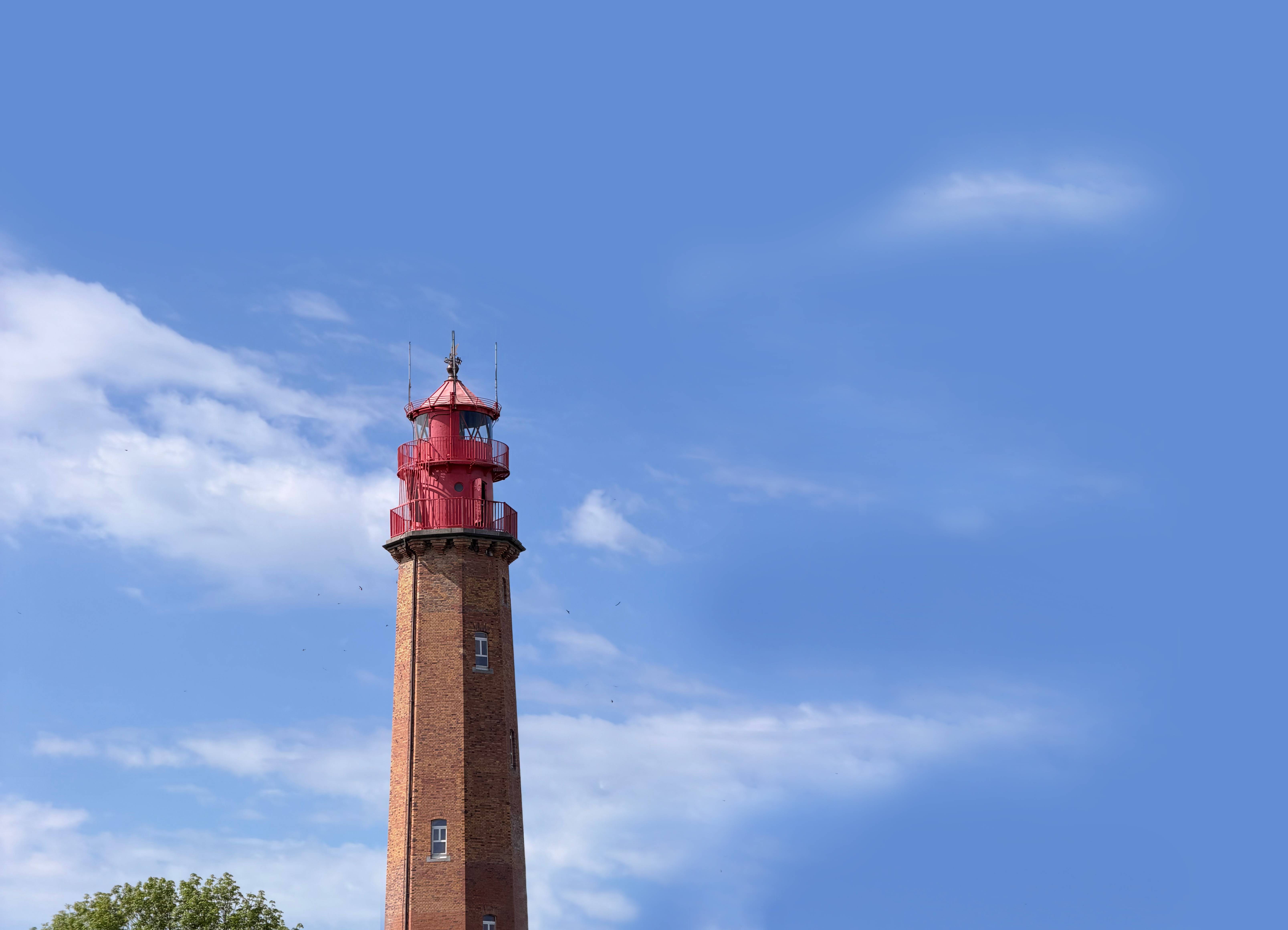 Flügger Leuchtturm am Meer